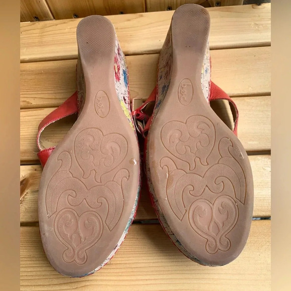 10M Women's B.O.C. Aundrea Red LeatherStrappy SlipOn Floral Cork Wedge Platforms - Picture 3 of 7